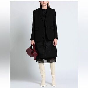 BURBERRY coat with tags✨ Huge discount